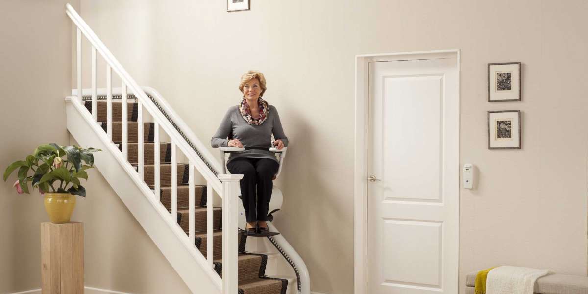THE DIFFERENCE BETWEEN STAIR LIFTS AND VERTICAL PLATFORM LIFTS