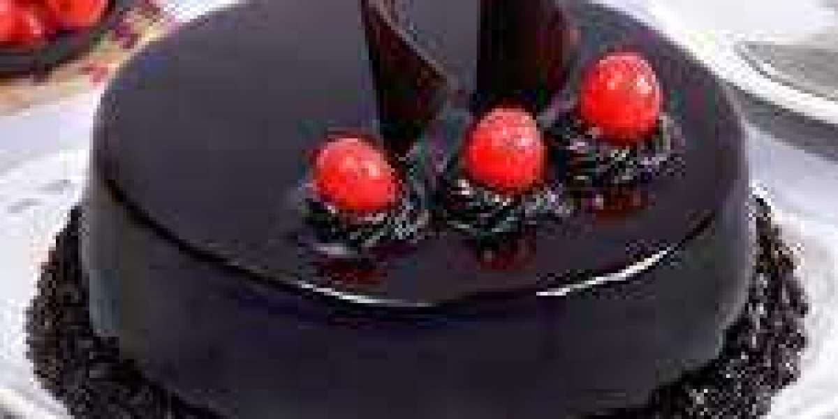 Midnight Cake Delivery in Greater Noida: Adding Surprise and Sweetness to Your Celebrations