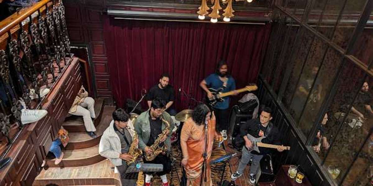 A Vibrant Cafe with Live Music in Delhi