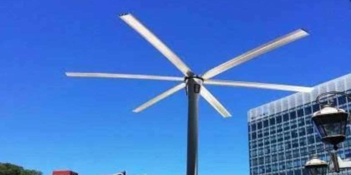 Innovative Technologies Used by Pole Fans Manufacturers: Applications and Benefits
