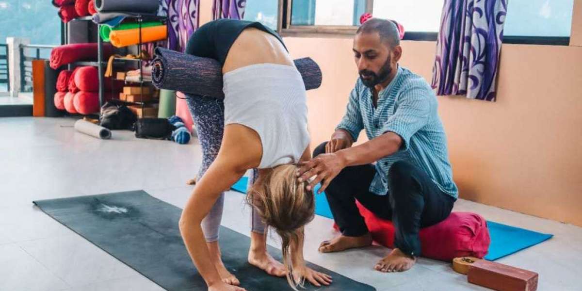 200 Hour Yoga Teacher Training In Rishikesh