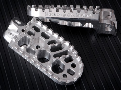 Are Aftermarket Motorcycle Footpegs Worth the Switch? A Deep Dive for Serious Riders - BlackDogCW