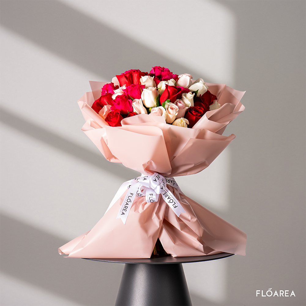 Mixed flower bouquet shop | valentine roses by Floarea