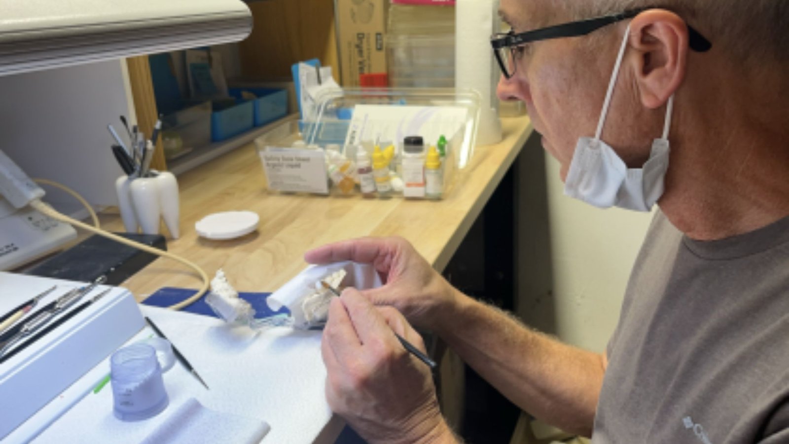 Titanium vs. Zirconia: Which Abutment Works Best? - DownGPT