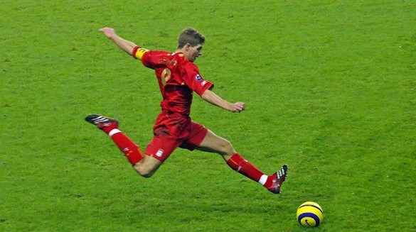 CM Là Gì? Vai Trò Của Tiền Vệ Trung Tâm Trong Bóng Đá - Vegas79